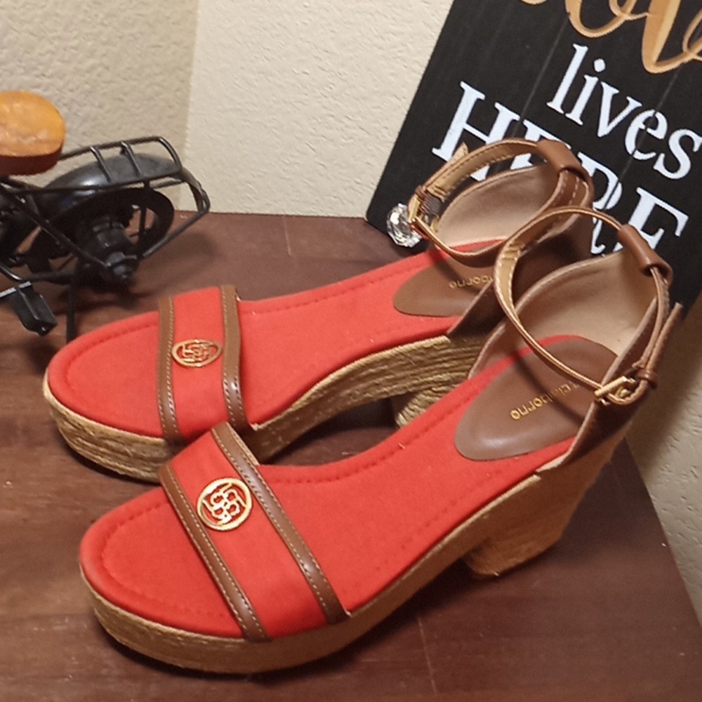 LIz Claiborne Wedge Heels Size 8.5